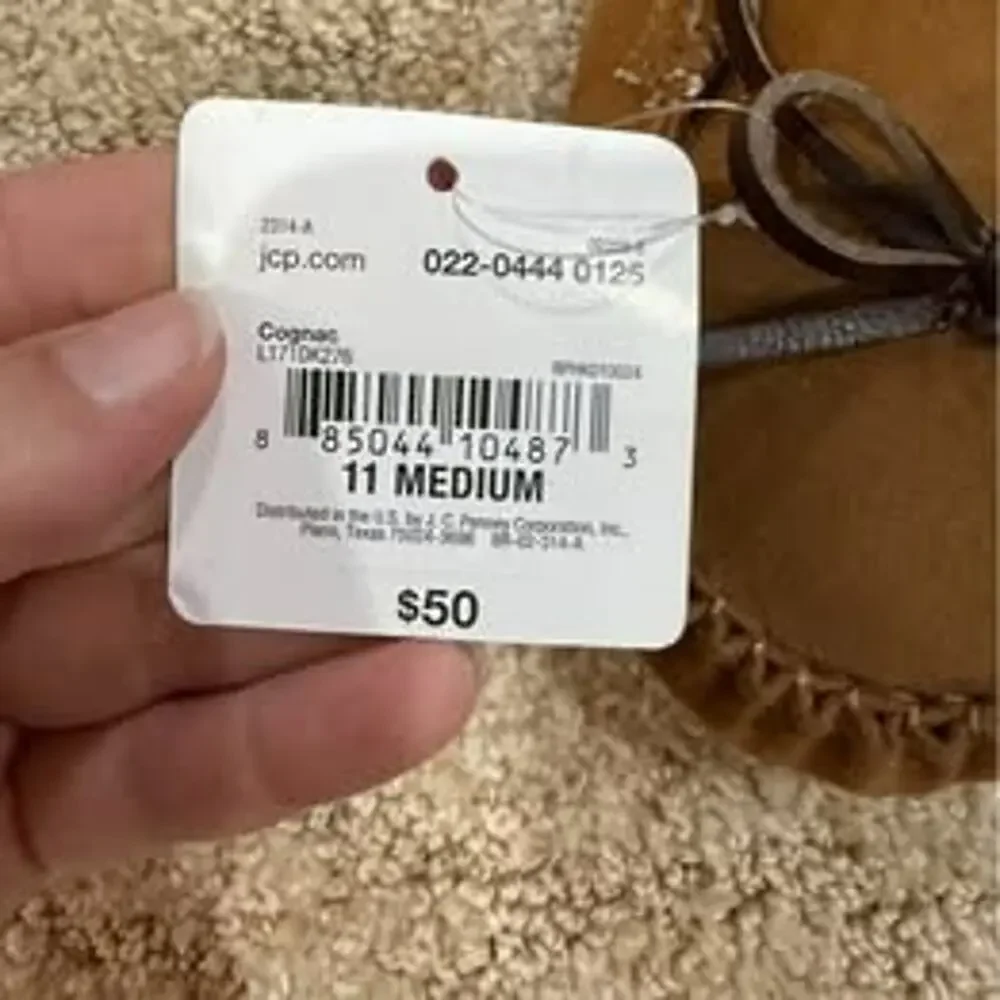 Women's size 11 slippers NEW - Picture 3 of 3